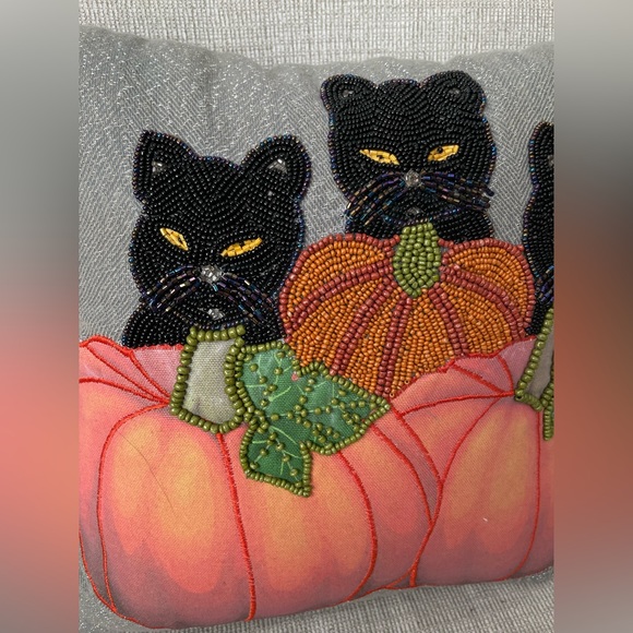 Pier 1 Beaded black cat pumpkin pillow - Picture 3 of 6